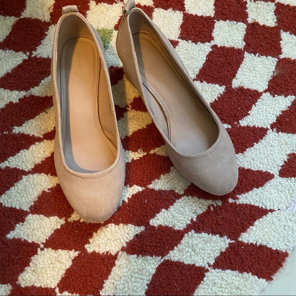 Suede block heel shoes